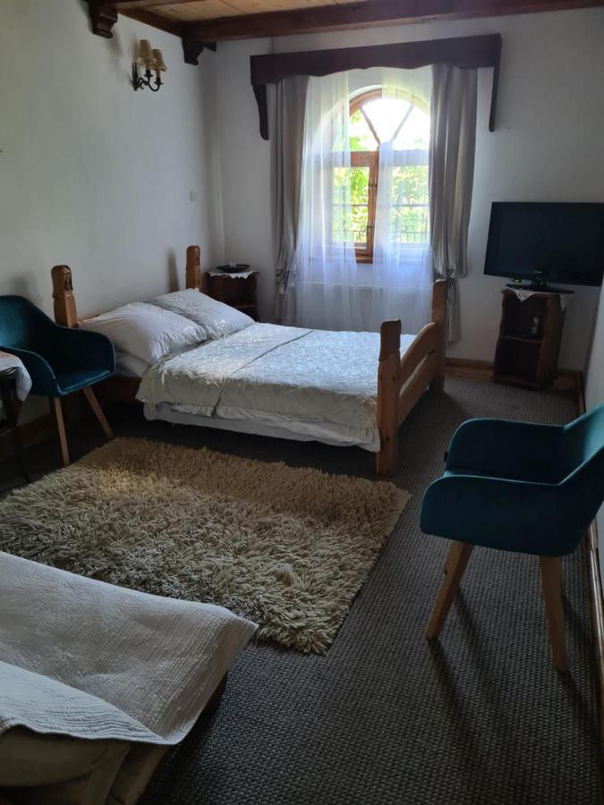 Dworek Sw.Antoniego Slawutowo Exteriör bild